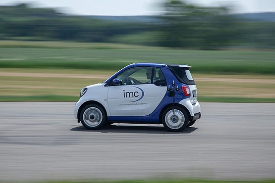 Das The imc SMART Demo-Fahrzeug, ausgestatted mit dem WFT Messrad und anderen Automotive Sensoren Das The imc SMART Demo-Fahrzeug, ausgestatted mit dem WFT Messrad und anderen Automotive Sensoren